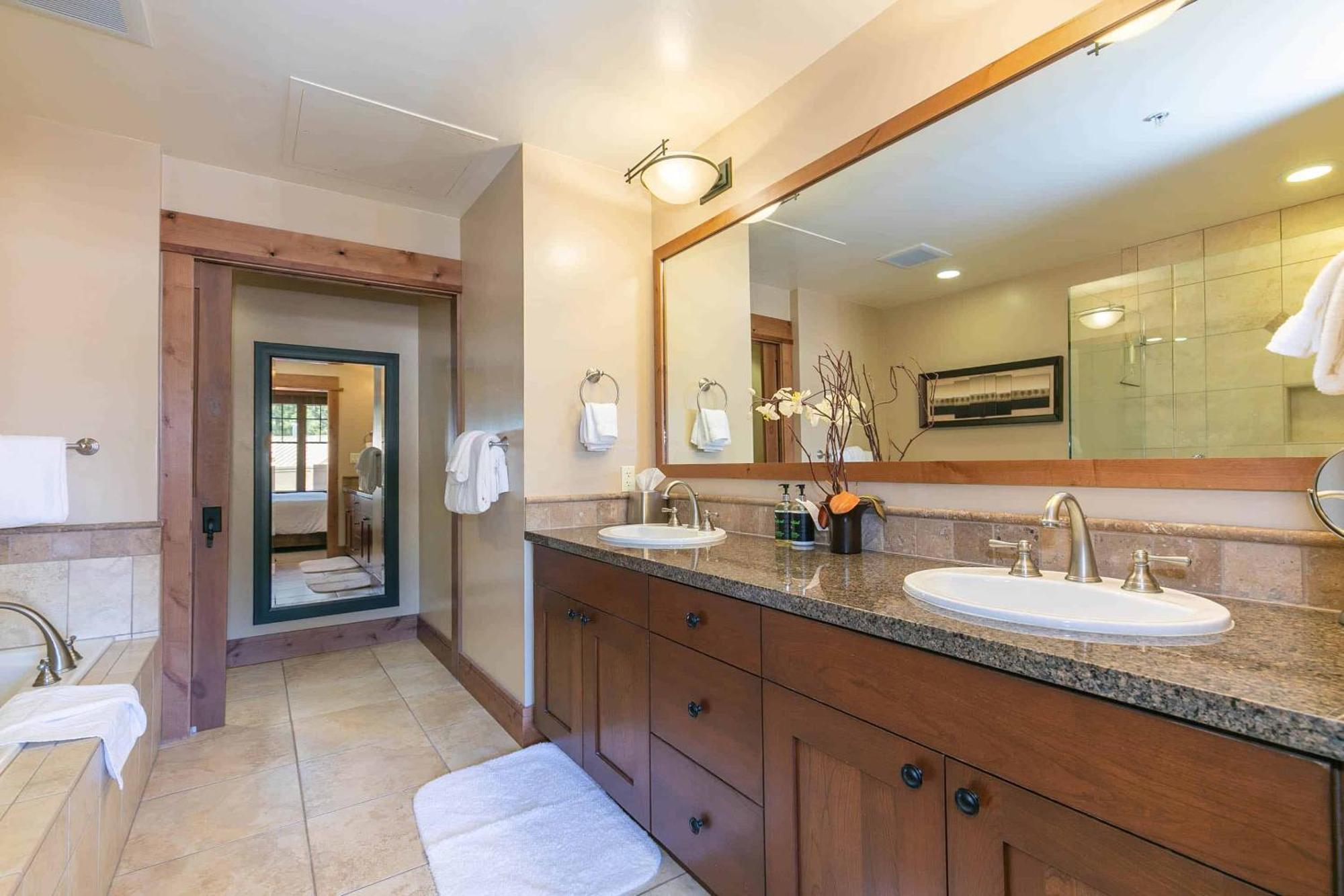 Catamount Lodge 301 By East West Hospitality Truckee Exterior photo
