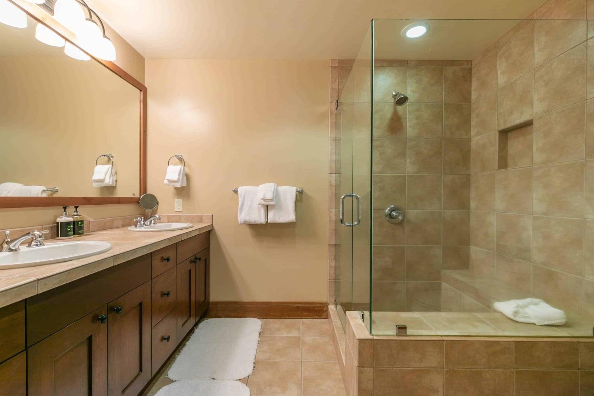 Catamount Lodge 301 By East West Hospitality Truckee Exterior photo